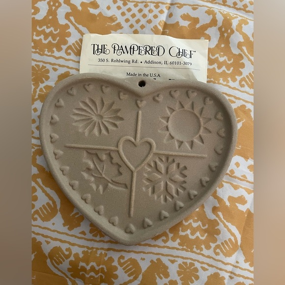 Pampered Chef “Seasons of the heart” Cookie Mold - Picture 1 of 4
